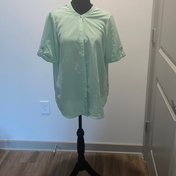 Tops - Mint green blouse